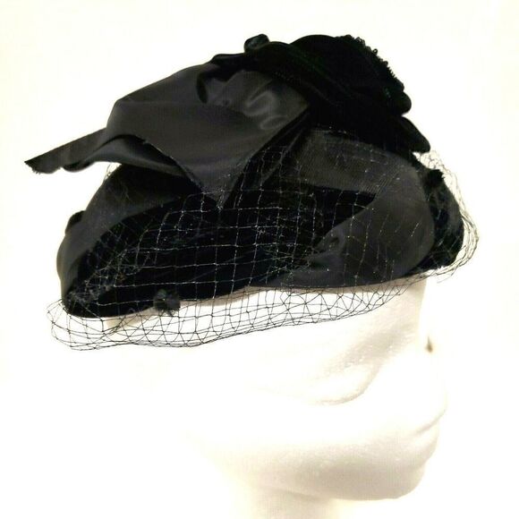 Vintage Whittall & Javits Black Hat  Ribbon Netting Velvet Flower - Picture 1 of 8